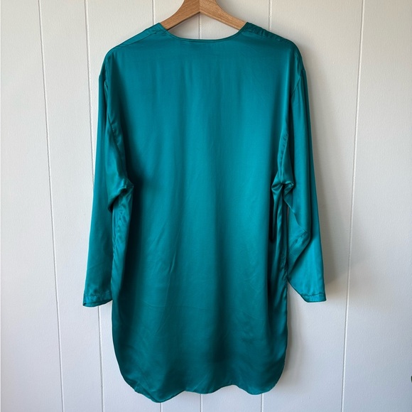 Vintage Ashley Taylor Silk Teal Button-Down Blouse | Size Medium - Picture 6 of 6